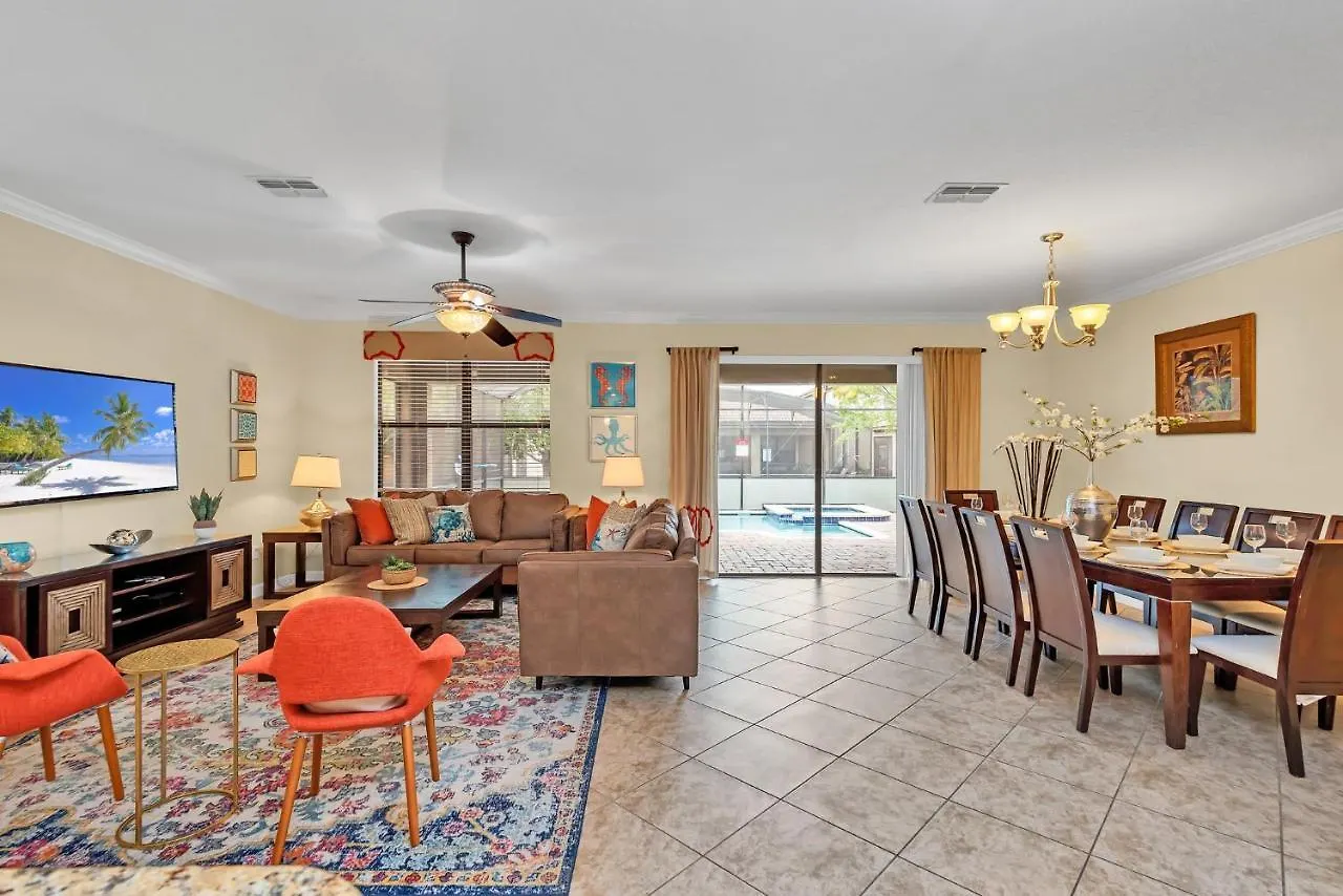 度假居 Warm And Inviting Family Villa Themed Rooms Movie Room And Upstairs Entertainment Loft Four Corners 美国