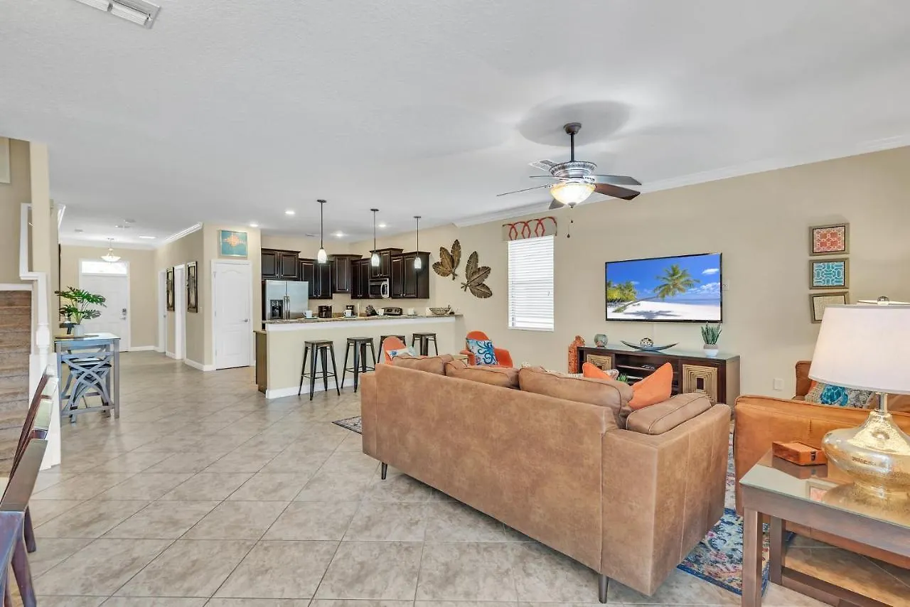 Warm And Inviting Family Villa Themed Rooms Movie Room And Upstairs Entertainment Loft Four Corners 0*,  美国