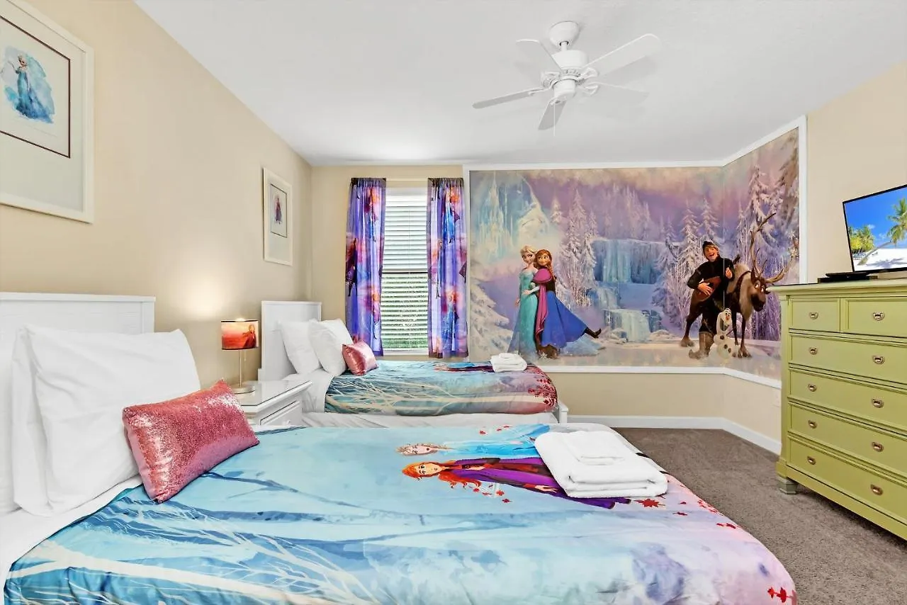 Warm And Inviting Family Villa Themed Rooms Movie Room And Upstairs Entertainment Loft Four Corners 美国