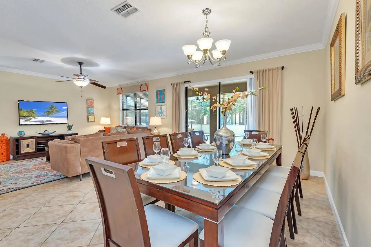 Warm And Inviting Family Villa Themed Rooms Movie Room And Upstairs Entertainment Loft Four Corners